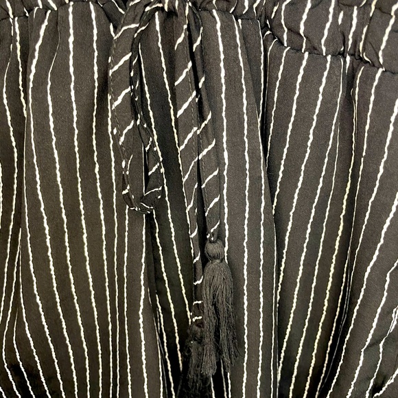 🖤 Just My Stripe Black Striped Romper 🤍 - Picture 9 of 9